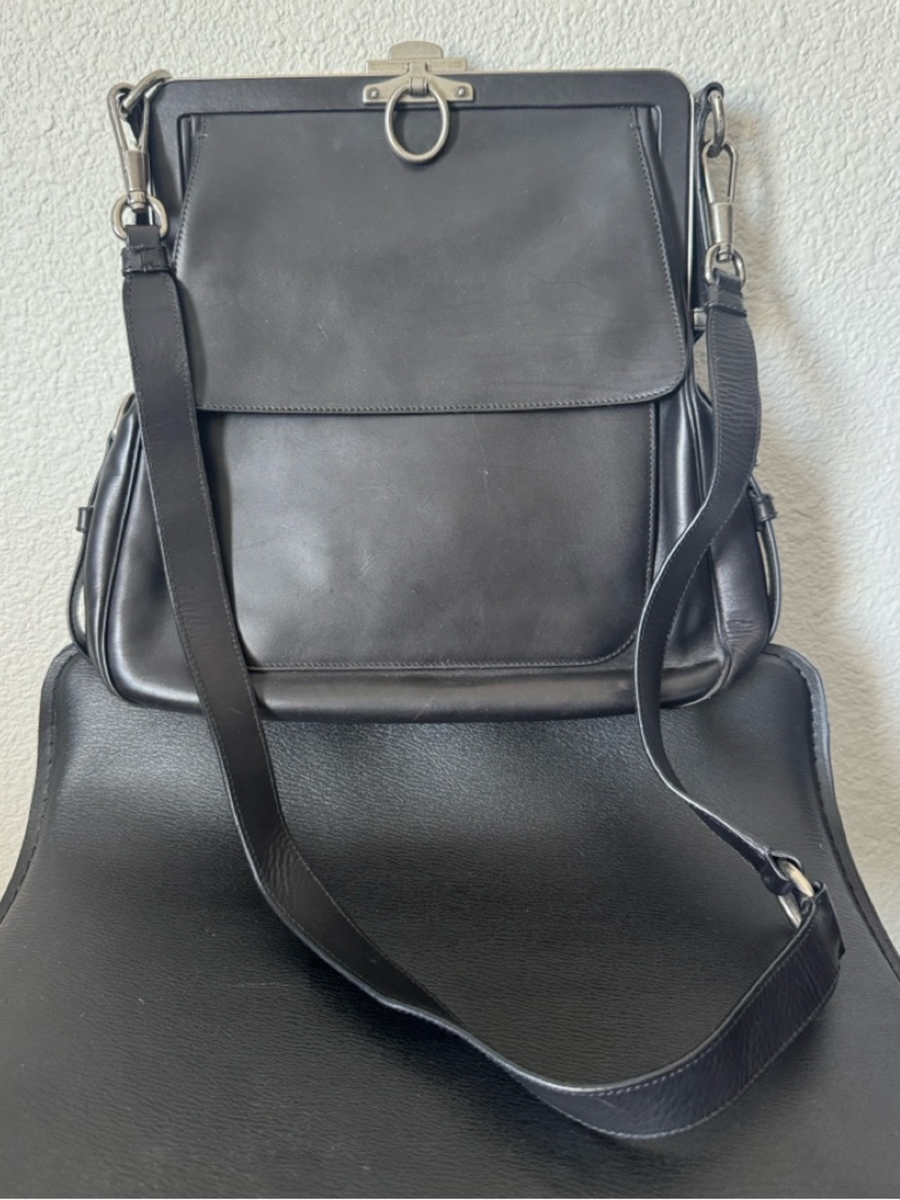 Vintage YSL Black Leather Shoulder Bag Tom Ford Era Frame Kisslock Bag